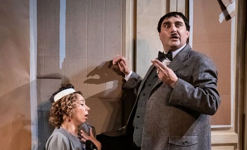 Лысая певица