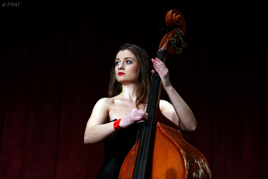 Александра Аронс