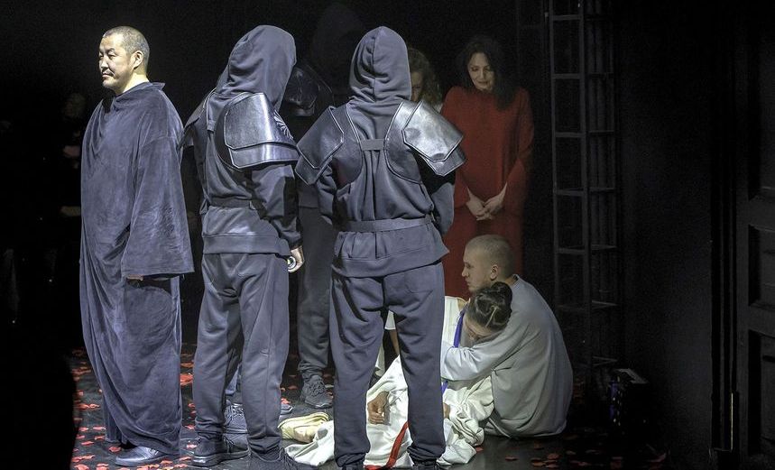 Антигона не может больше жить