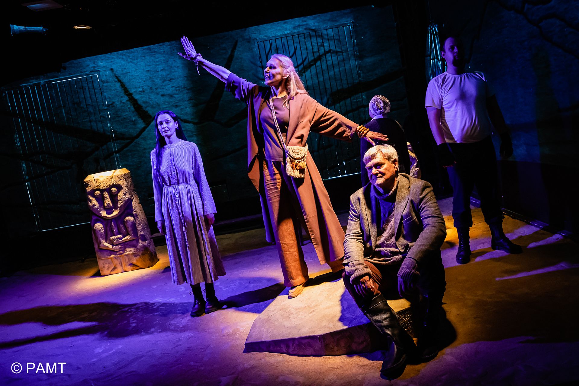 Белый пароход